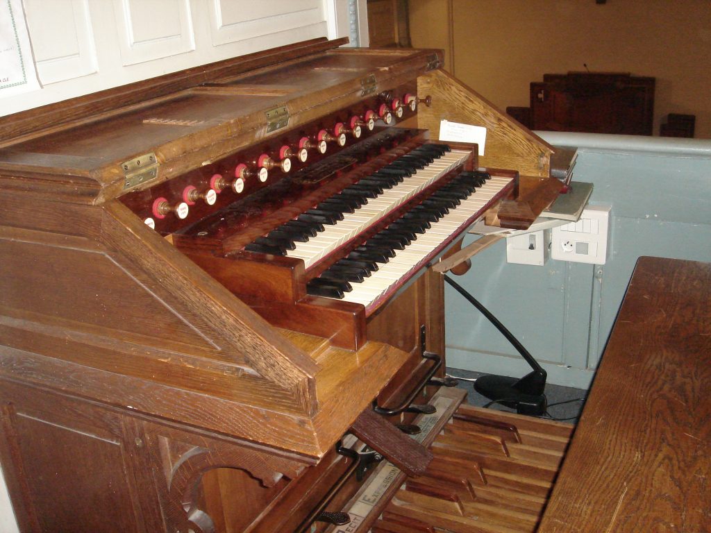 Console de l'orgue du temple de Luxembourg à Paris